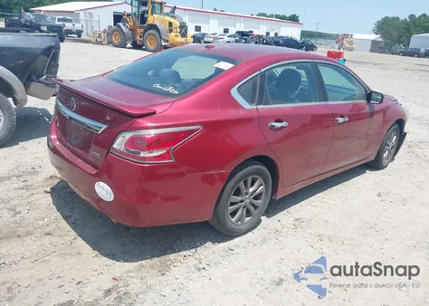 2015 Nissan Altima 2.5 S z USA, uszkodzony, nr VIN 1N4AL3AP1FC467482